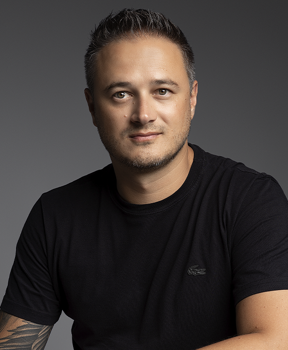 Dr. Alexandre Dotto — Implantodontista